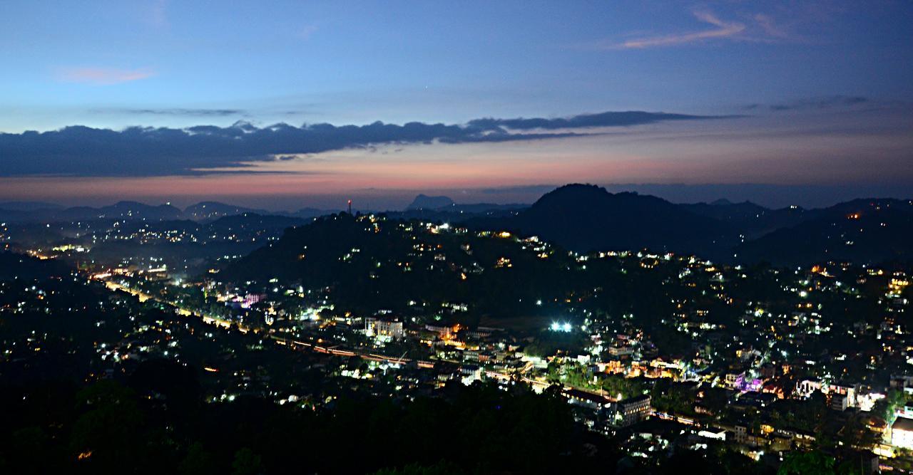 Lawan One Kandy Exterior foto