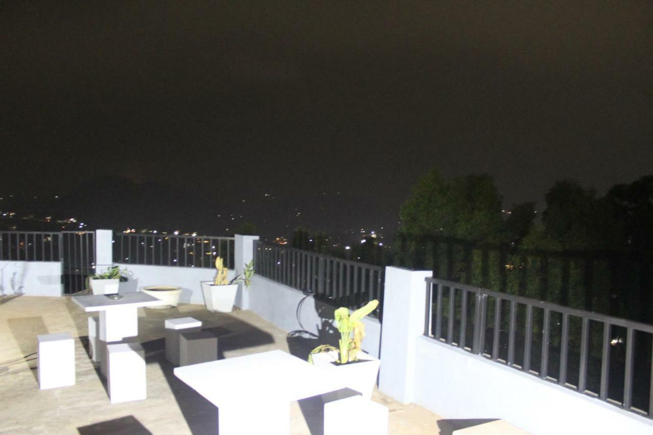 Lawan One Kandy Exterior foto